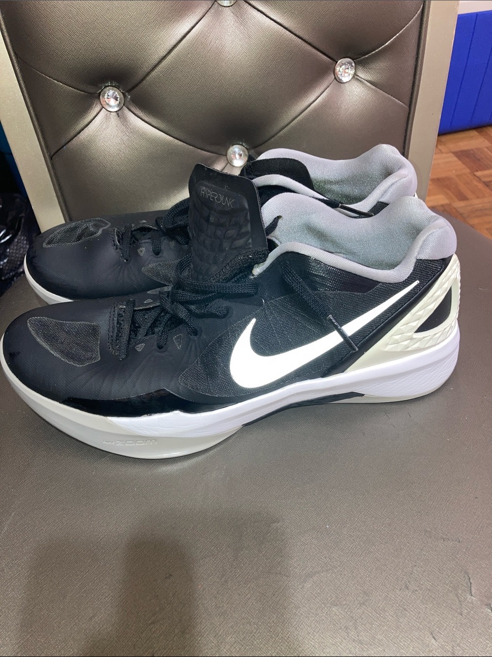 Nike Black & White Men's Basketball Shoes with Zoom Cushioning